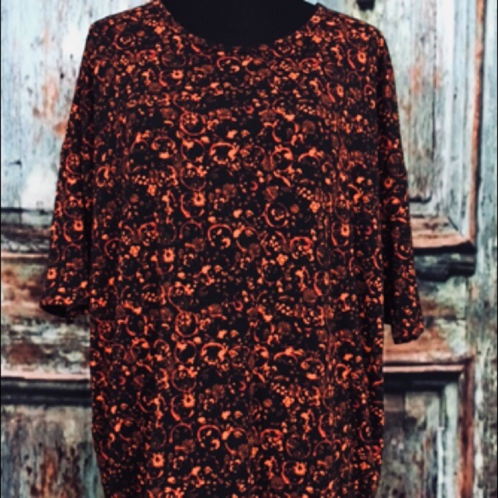 Large LuLaRoe Irma Top NWT